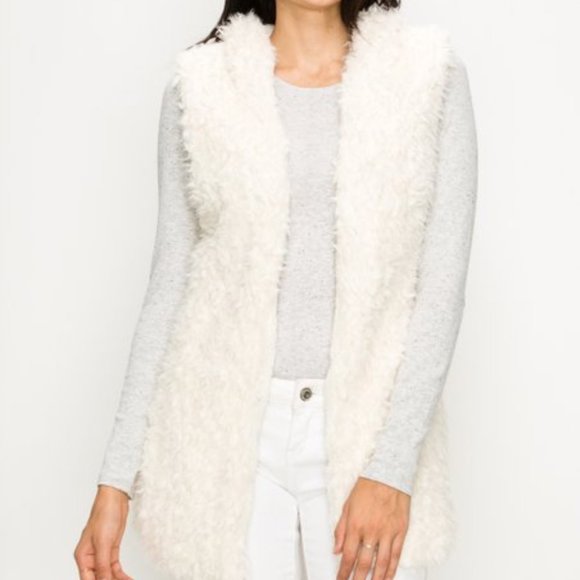 Kimberly C. Jackets & Blazers - NWT Kimberly C. Ivory Faux Fur Vest